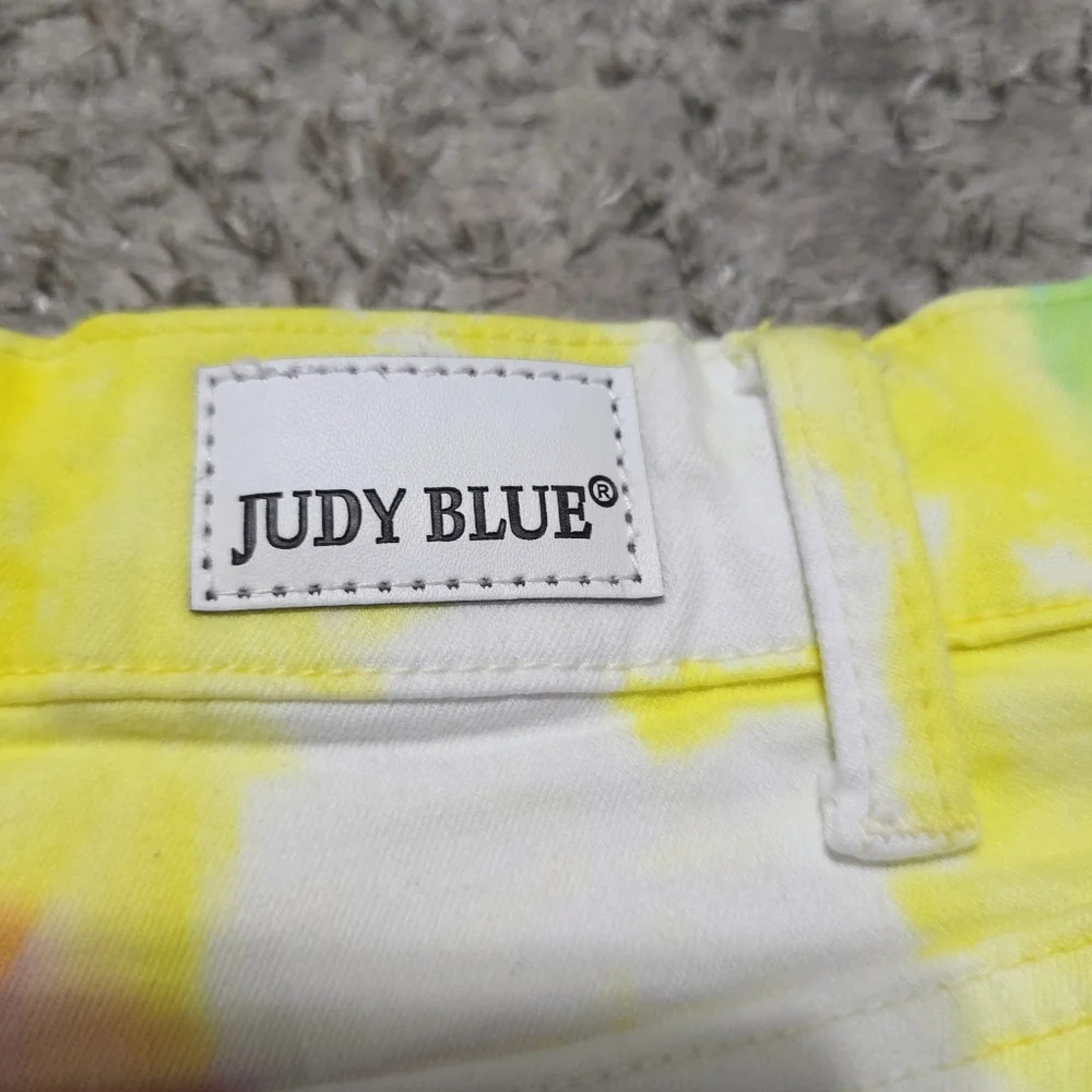 JUDY BLUE Nwot Swirl Multi Color Tie Dye Shorts, White, Frayed Hem, Stretch, XL - Picture 11 of 16